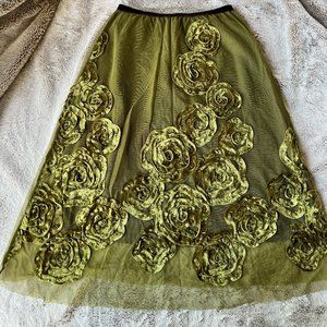 Beautiful green crushed velvet flower skirt, size M